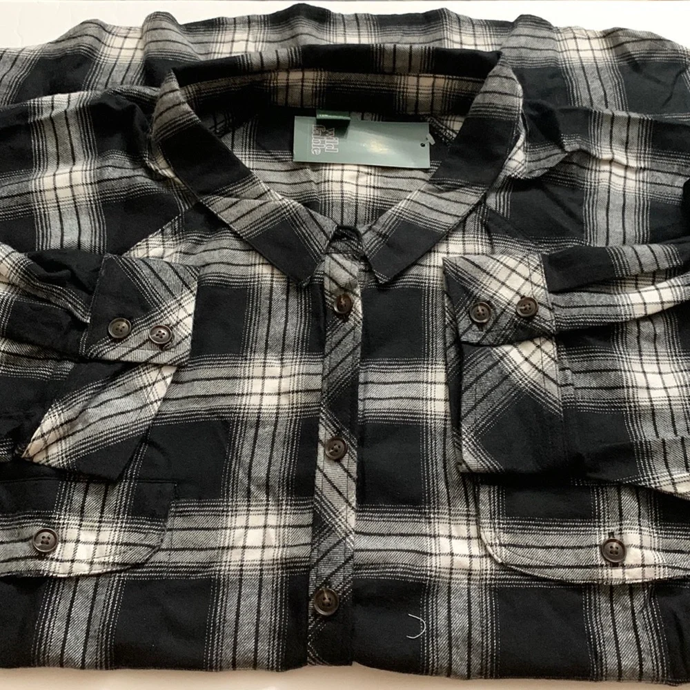 (4X)- Wild Fable Soft Dark Flannel Button Down Short- Black & White_2